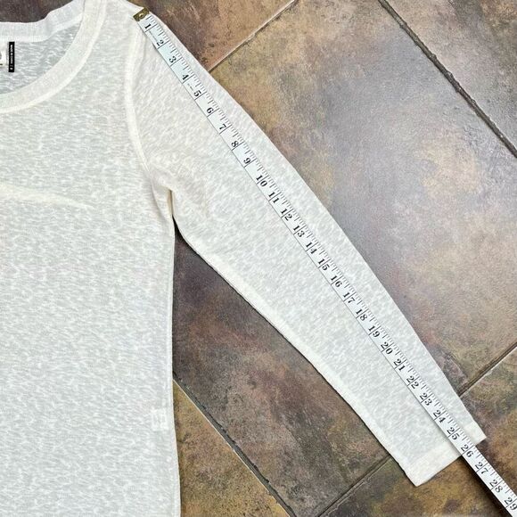 Akemi + Kin Anthropologie Asymmetrical Lightweight Tunic Sweater Medium - Picture 5 of 10